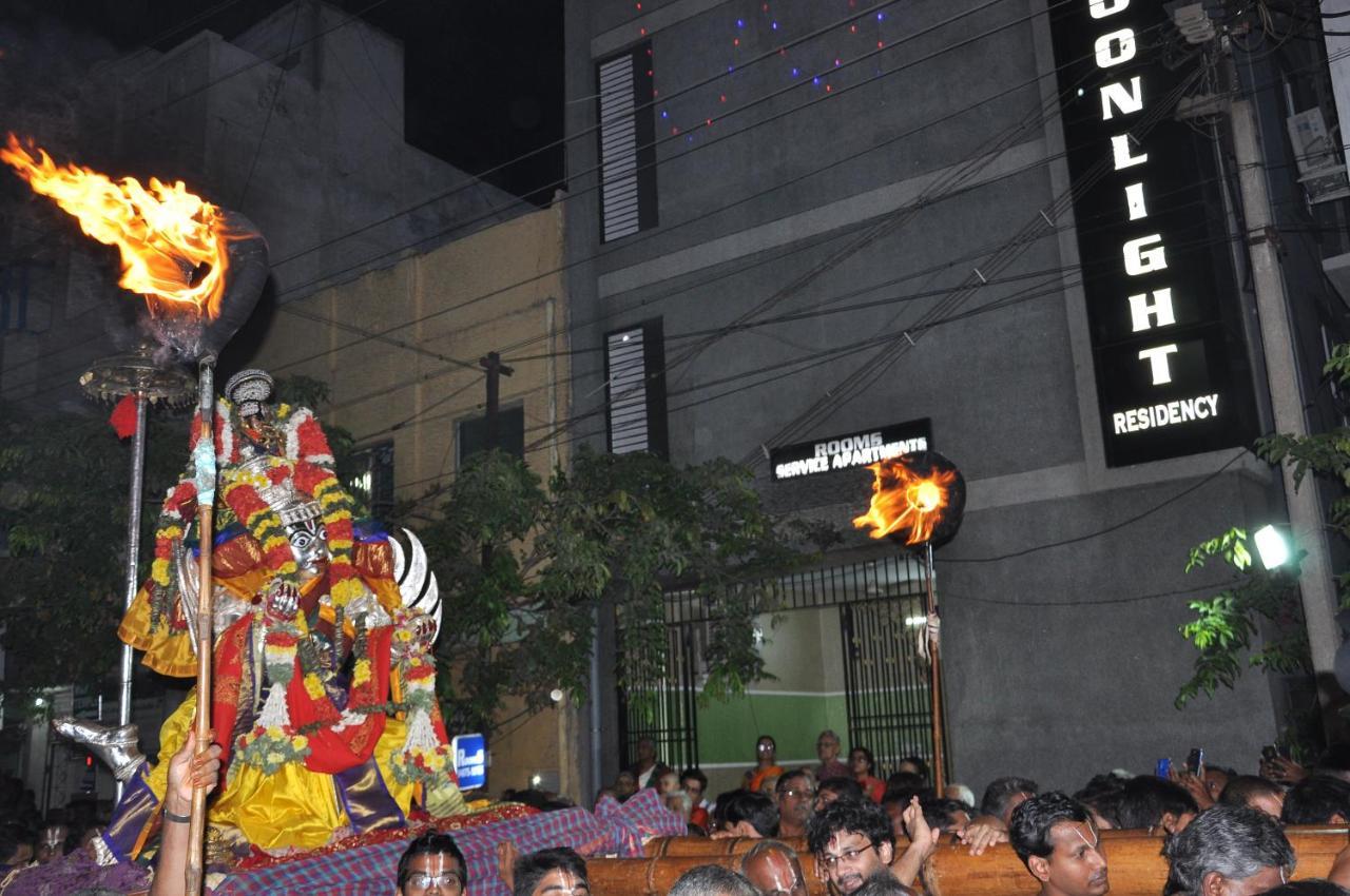 Moonlight Residency Hotel Tiruchirappalli Bagian luar foto