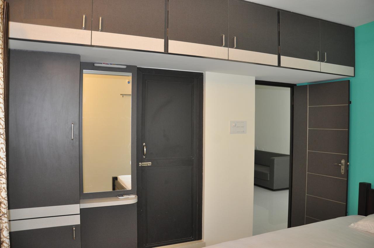 Moonlight Residency Hotel Tiruchirappalli Bagian luar foto