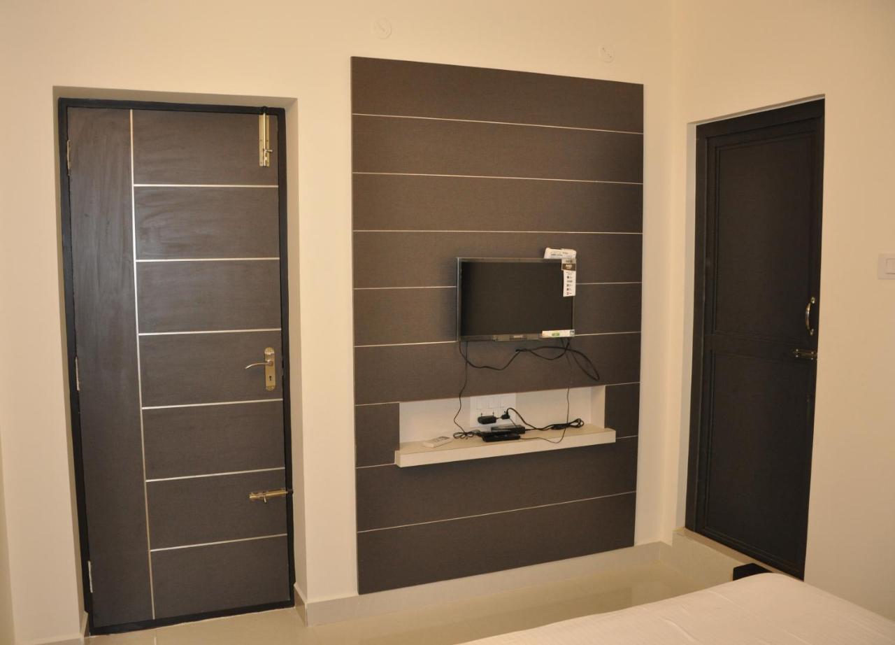 Moonlight Residency Hotel Tiruchirappalli Bagian luar foto